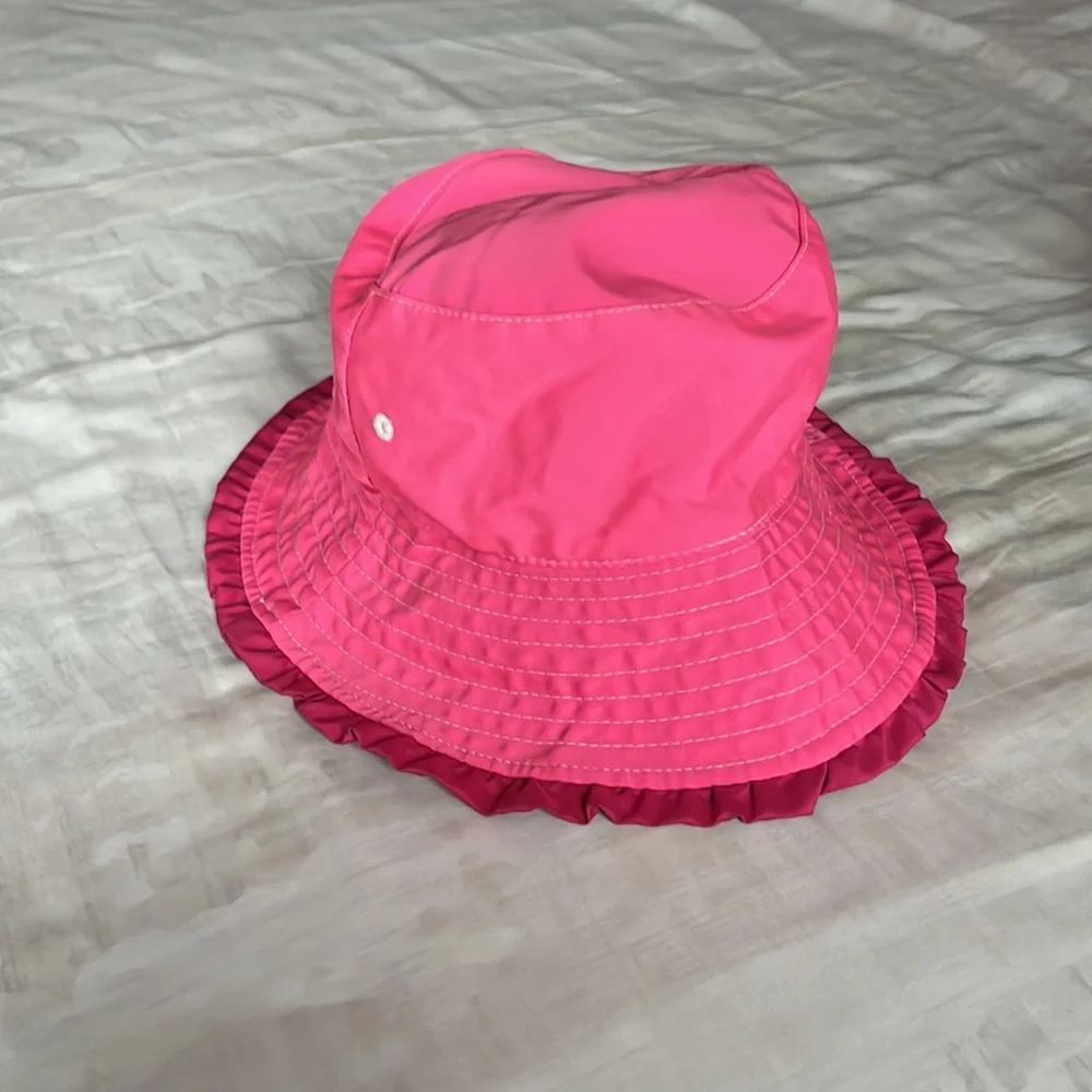 UV Skinz kids fuchsia and blue bucket hats in size 6 and 7